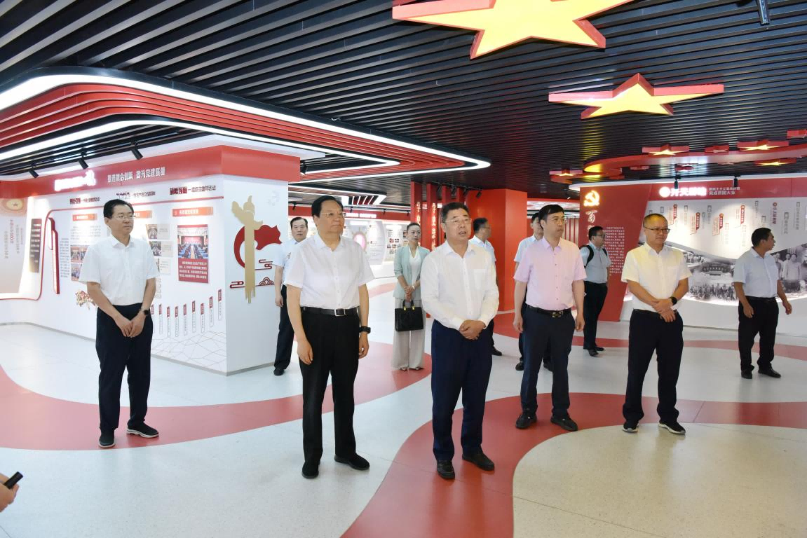 广州火博HB体育梁湖清到山东天元集团考察交流